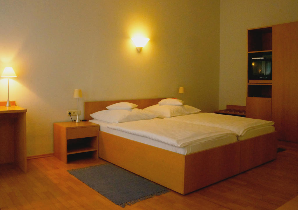 Hotel Zum Scheppen Eck Wiesbaden Oda fotoğraf